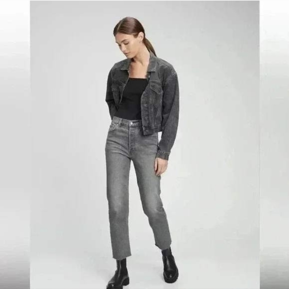 GAP Jeans Women’s Size 31 12R Cheeky Straight High Rise Gray Wash Pants Raw Hem
